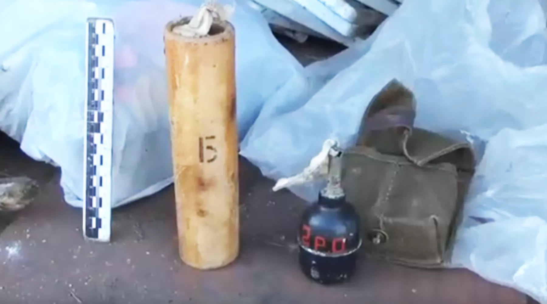Пакет со взрывными устройствами обнаружили на участке жители Бийского района