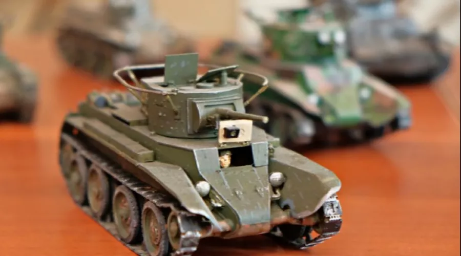 Выставка моделей бронетехники «Т-34 - танк Победы!» открылась в Бийске