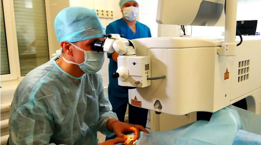 Современная технология оперирования катаракты появилась в Алтайском крае 