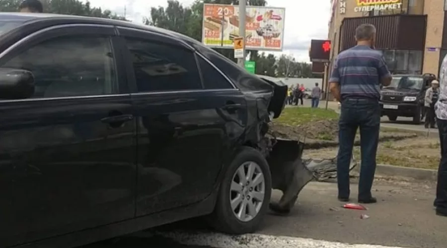 Пассажиры разбитых машин в Бийске устроили расправу над водителем (видео 18+) 