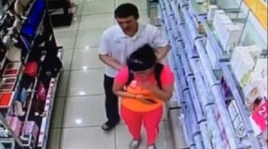 Полиция ищет молодую пару, которая обокрала магазин в Бийске 