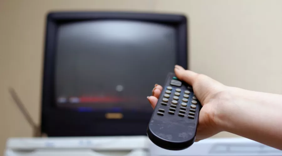 Большинство россиян предпочитает проводить досуг у телевизора