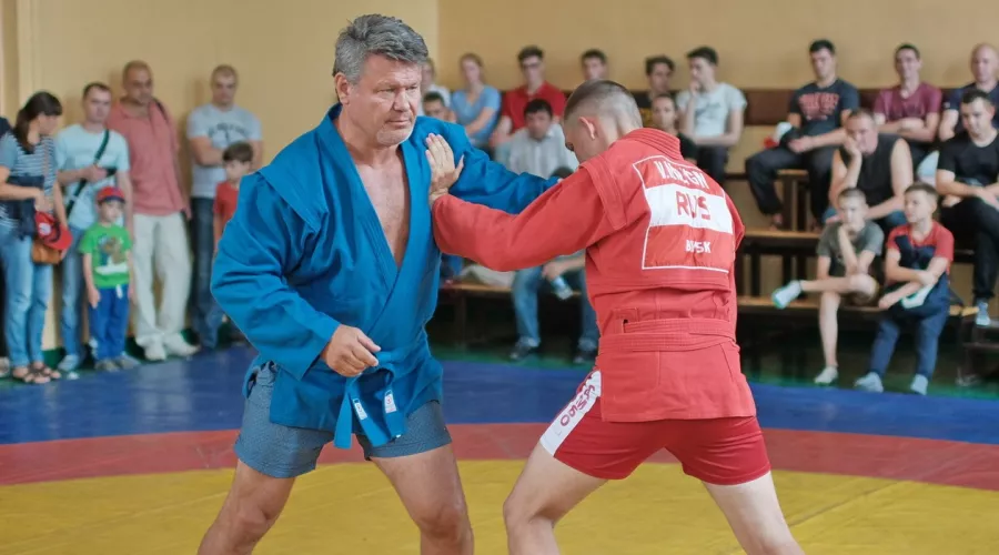 «Русский медведь» Олег Тактаров провел мастер-класс в Бийске