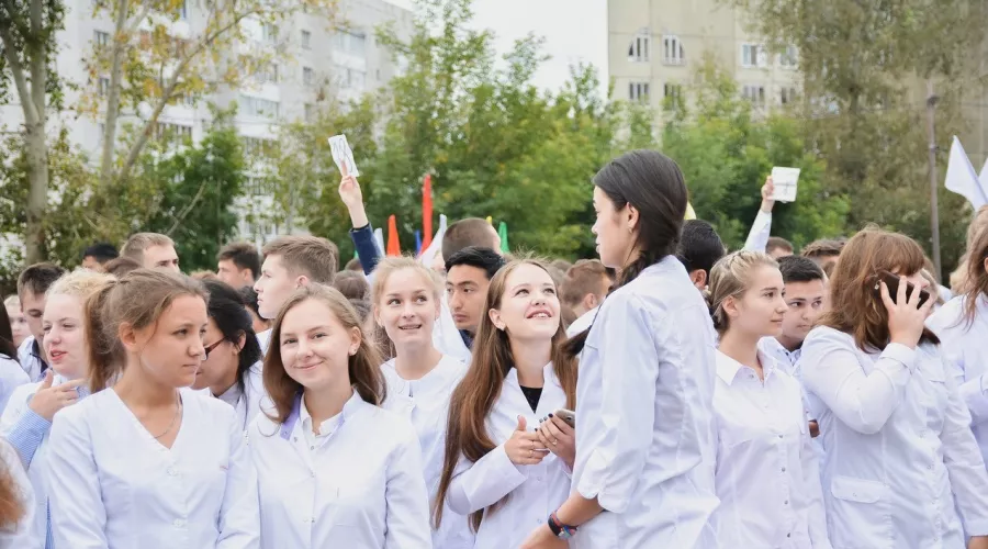 Министр здравоохранения: школьников края научат любить химию и биологию