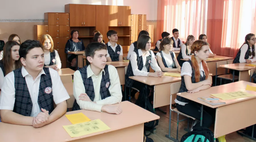 Стандарт на школьную форму введут в России 