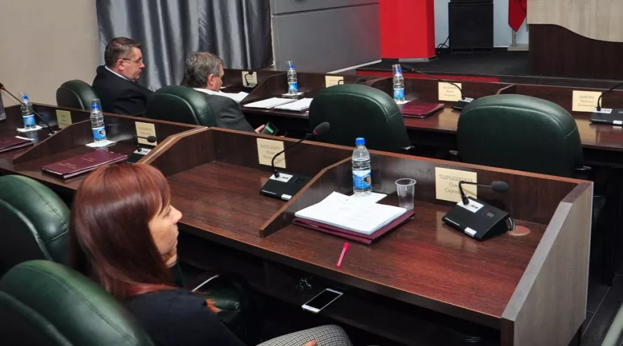 В Думе Бийска намерены изменить свой регламент, чтобы не исключать депутатов