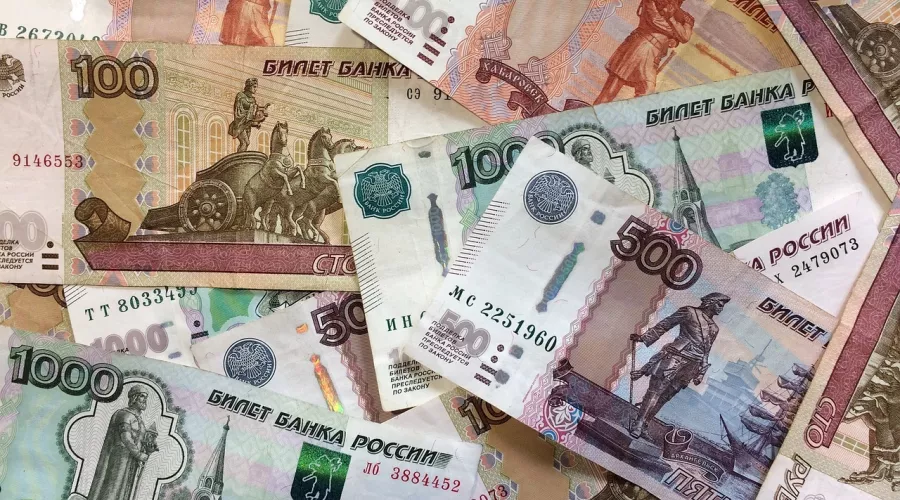Россияне рассказали, какую зарплату считают справедливой 