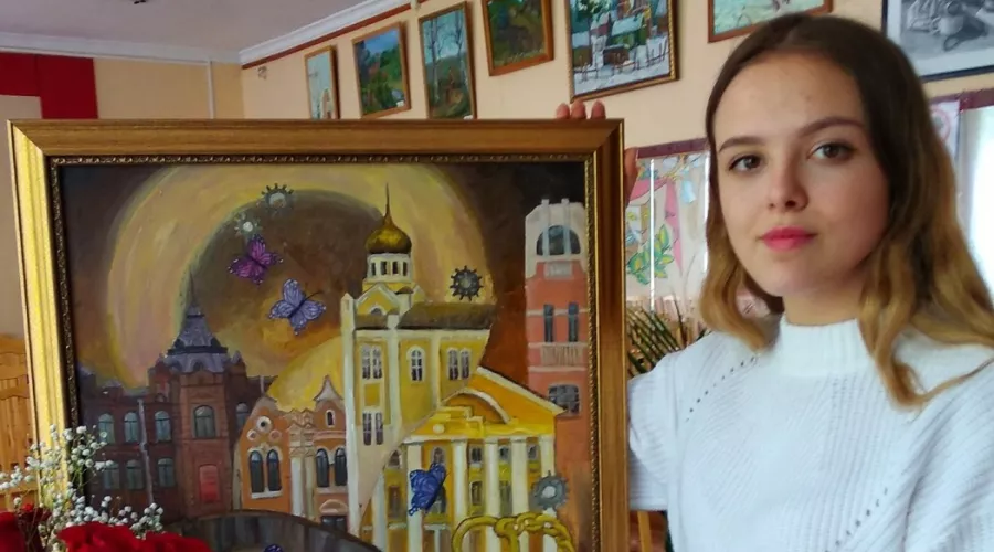 Юбилею Бийска юные художники посвятили свои работы