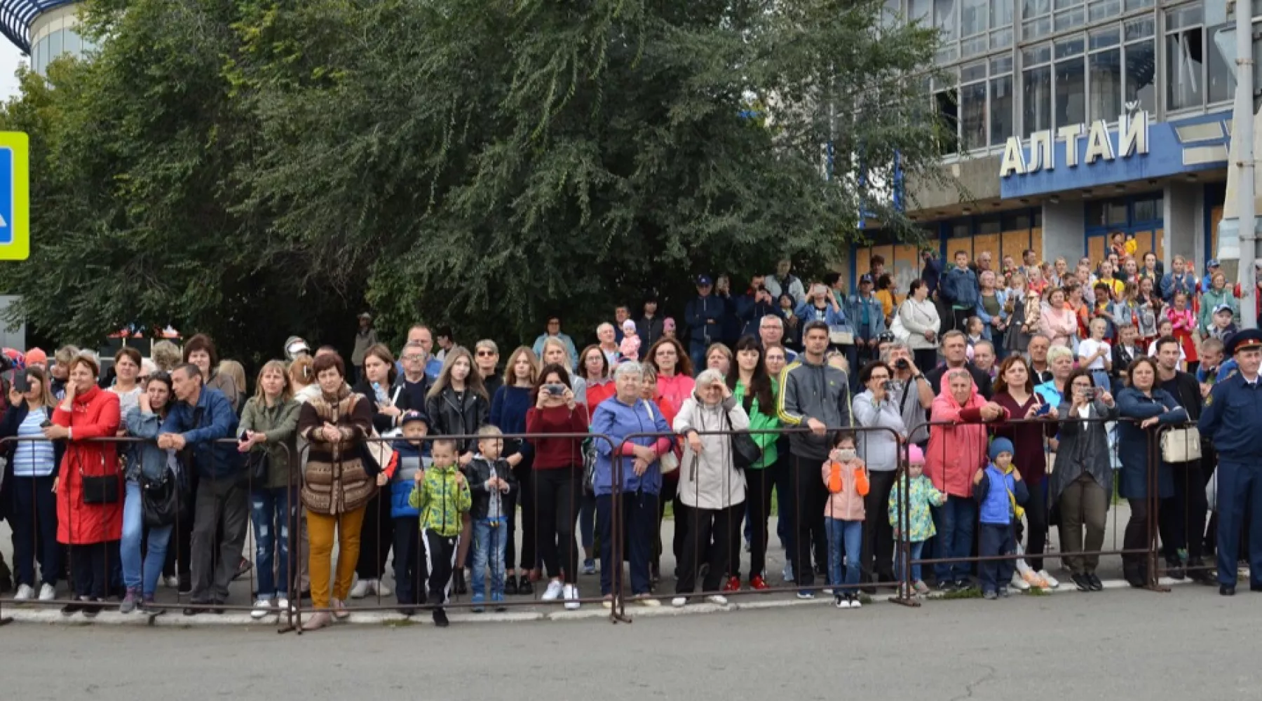 Места неповышенной комфортности: почему мало кто увидел парад на День города