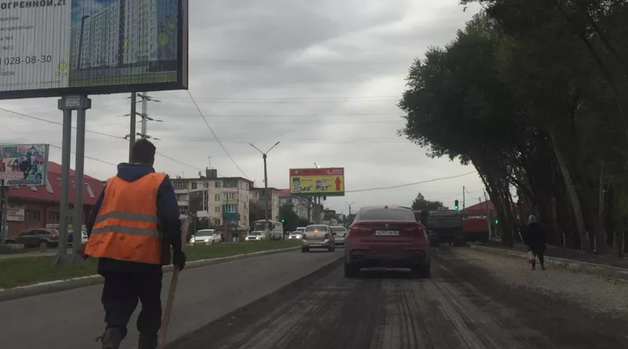 Ремонтные работы ведутся на перекрестке улиц Трофимова и Васильева