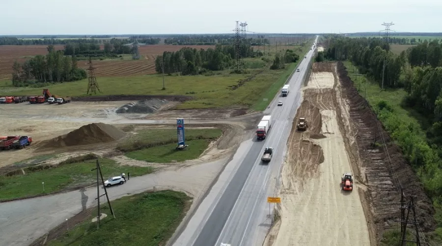 Дорожники расширяют до четырех полос участок дороги до Новосибирска 