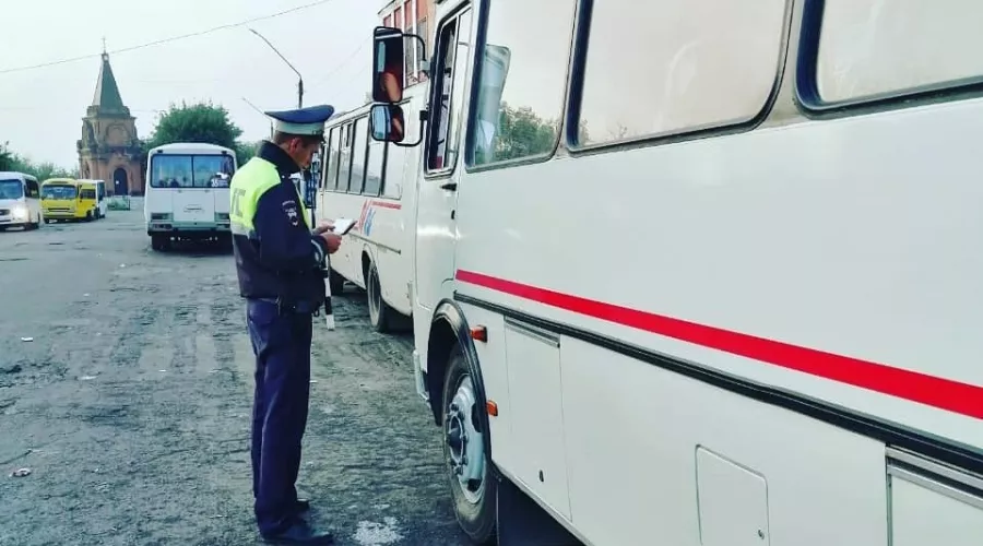 ГИБДД проверяет общественный транспорт в Бийске из-за жалоб горожан 