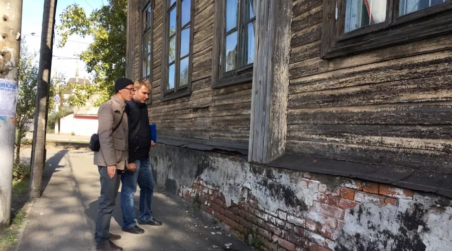Памятники деревянного зодчества погибают в Барнауле 