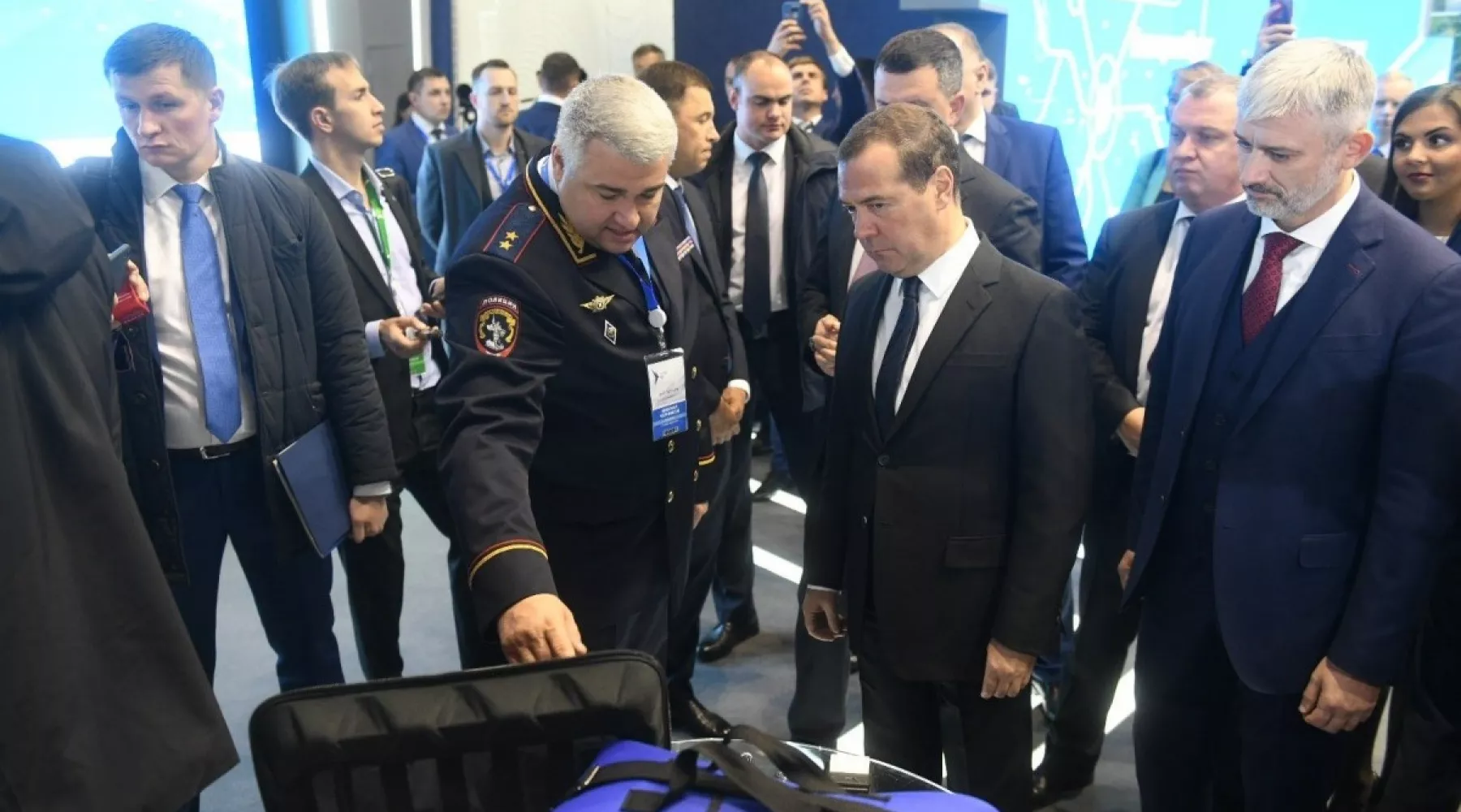 Премьер-министр Медведев предложил ужесточить наказания для водителей