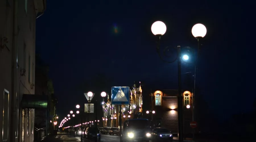 Как в старые времена: стилизованные фонари зажглись на улице Советской 