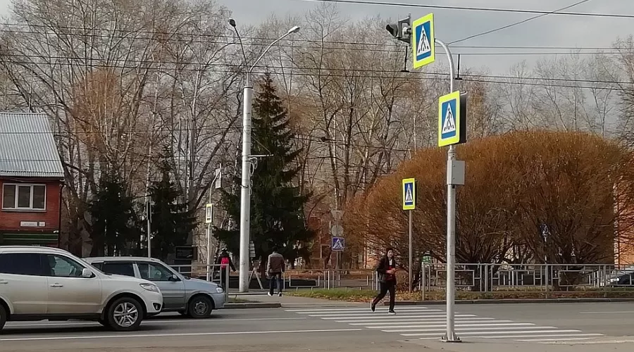 Число пешеходных переходов в Барнауле возможно сократят