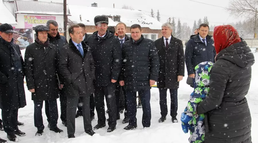 Дмитрий Медведев в ходе визита на Алтай посетил село Санниково 