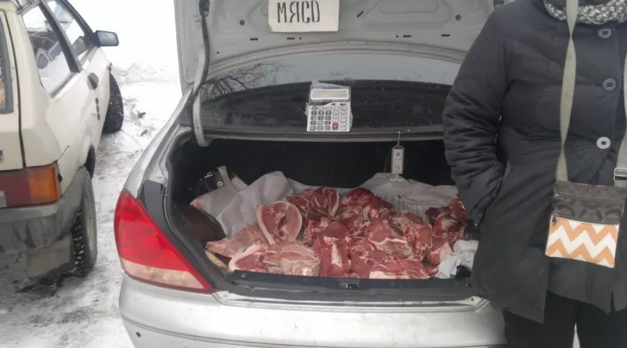 Никаких документов: бийчан предостерегают от покупки мяса на улице 