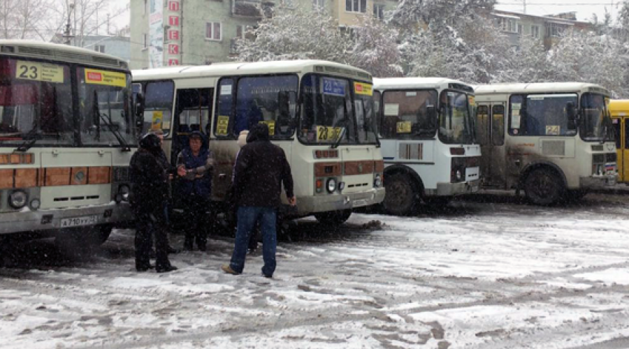 Автобусы бийск горный. Маршрут 8 автобуса Бийск. Зима автобус Бийск. 77 Автобус Бийск. Бийск бастуют автобусов.