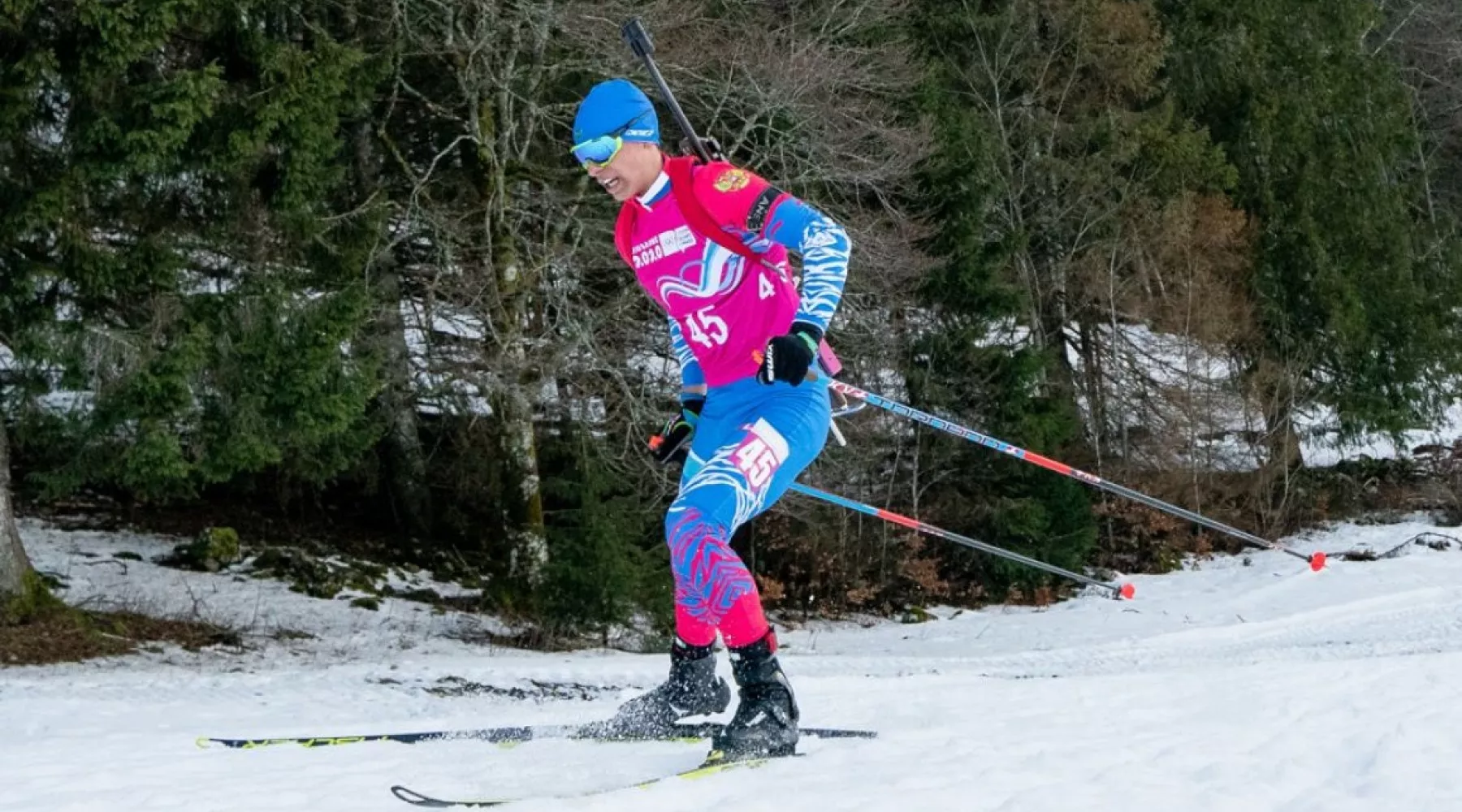 Биатлонист Олег Домичек сегодня, 15 января выступит в составе командной эстафеты