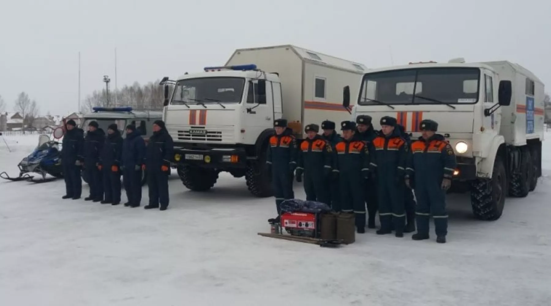 Спасатели находятся на местах возможных заносов на дорогах края