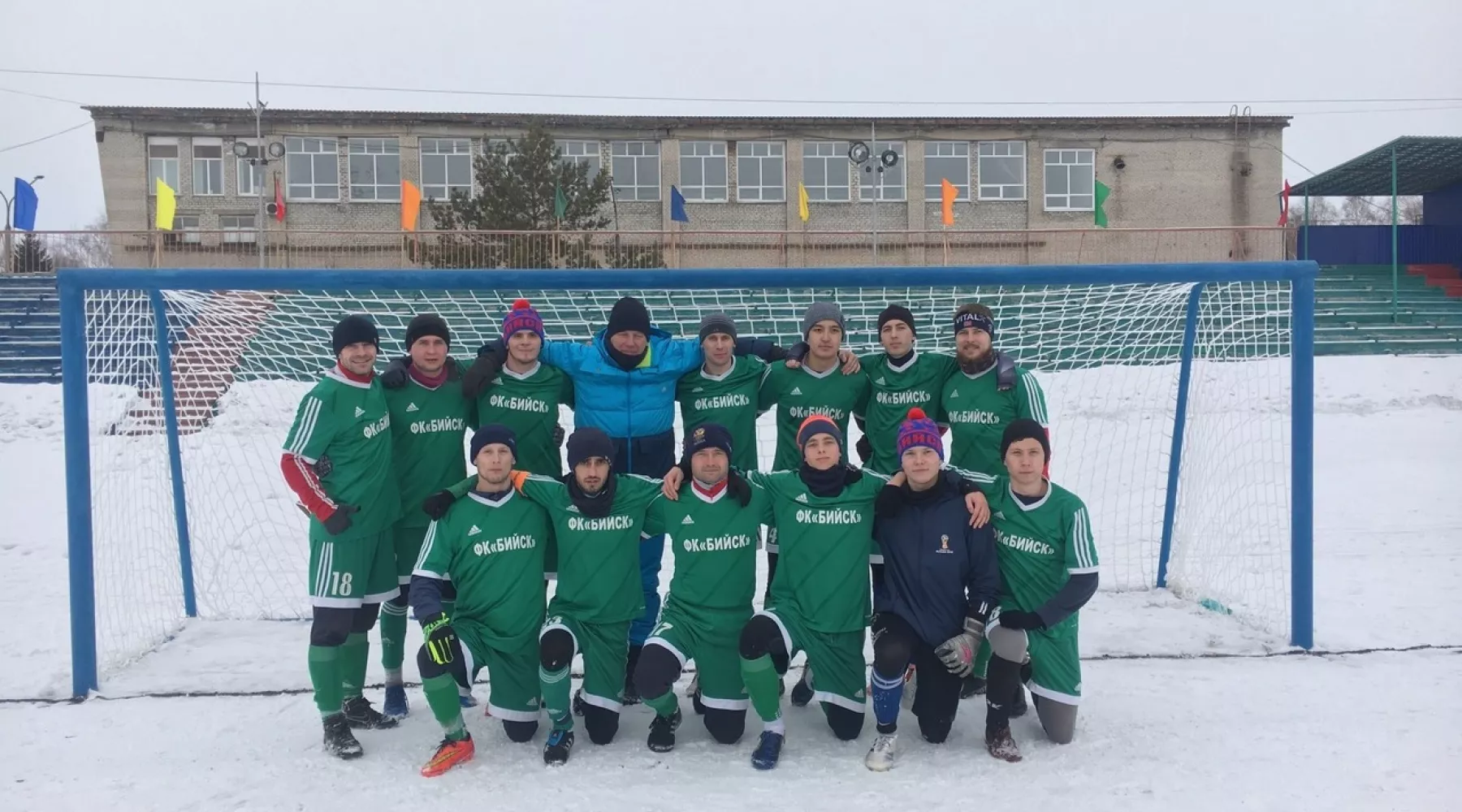 В первом матче по зимнему футболу на Олимпиаде городов края бийчане выиграли