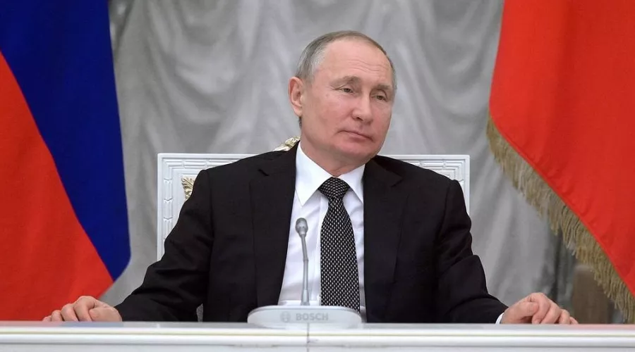 Владимир Путин согласился с голосованием по поправкам в Конституцию 22 апреля