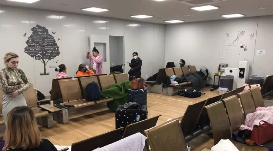 Больше недели провели бийчанки в подвале корейского аэропорта из-за коронавируса
