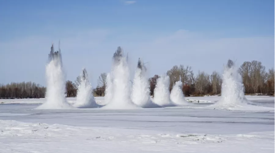 Взрывать лед на реке под Бийском планируют в конце марта