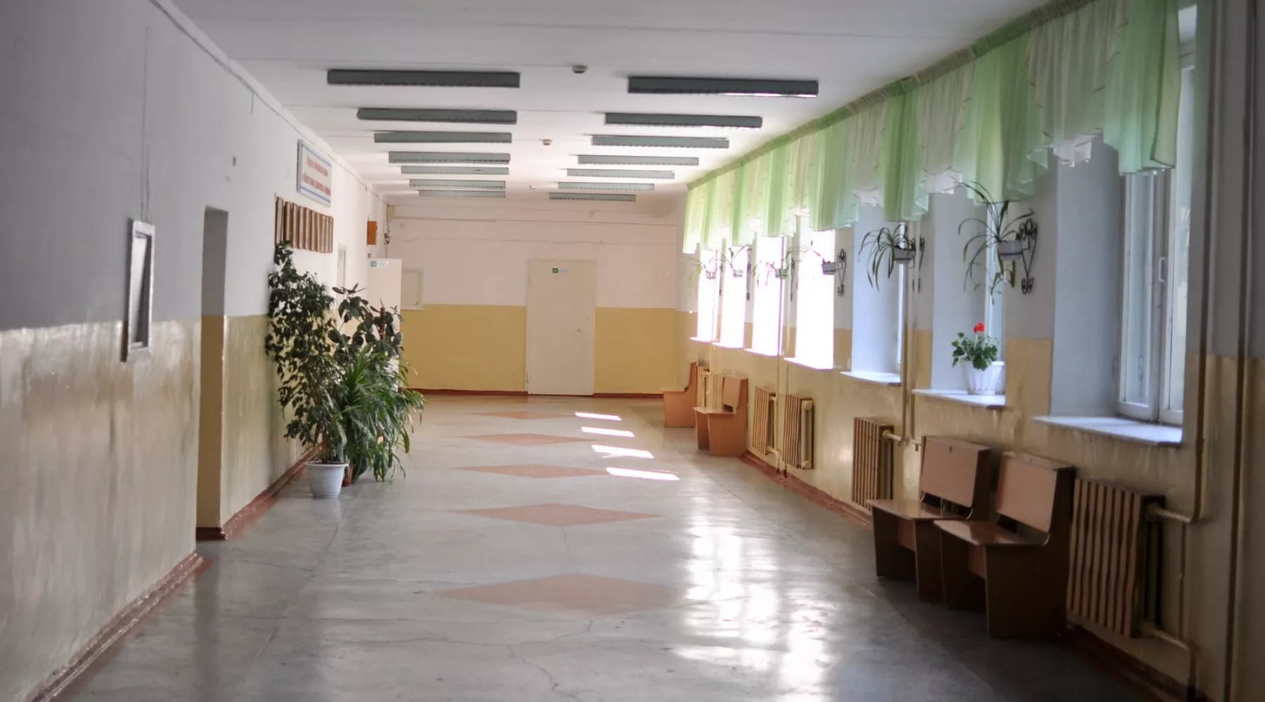 Первые учебные заведения Бийска переходят на дистанционное обучение