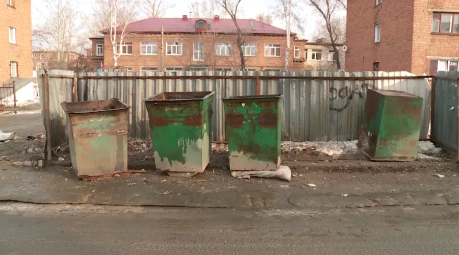 Старые грабли: почему в Бийске не хватает мусорных контейнеров 