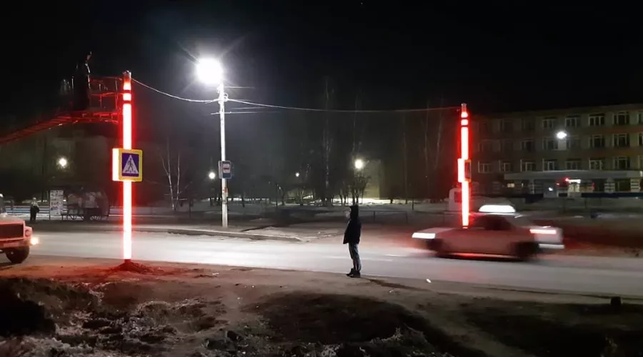Умную подсветку установили в Бийске на пешеходном переходе улицы Трофимова