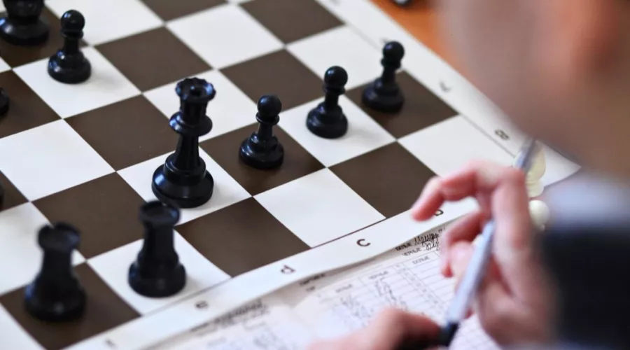 В Бийске в честь юбилея Победы состоялся первый онлайн-турнир по шахматам 