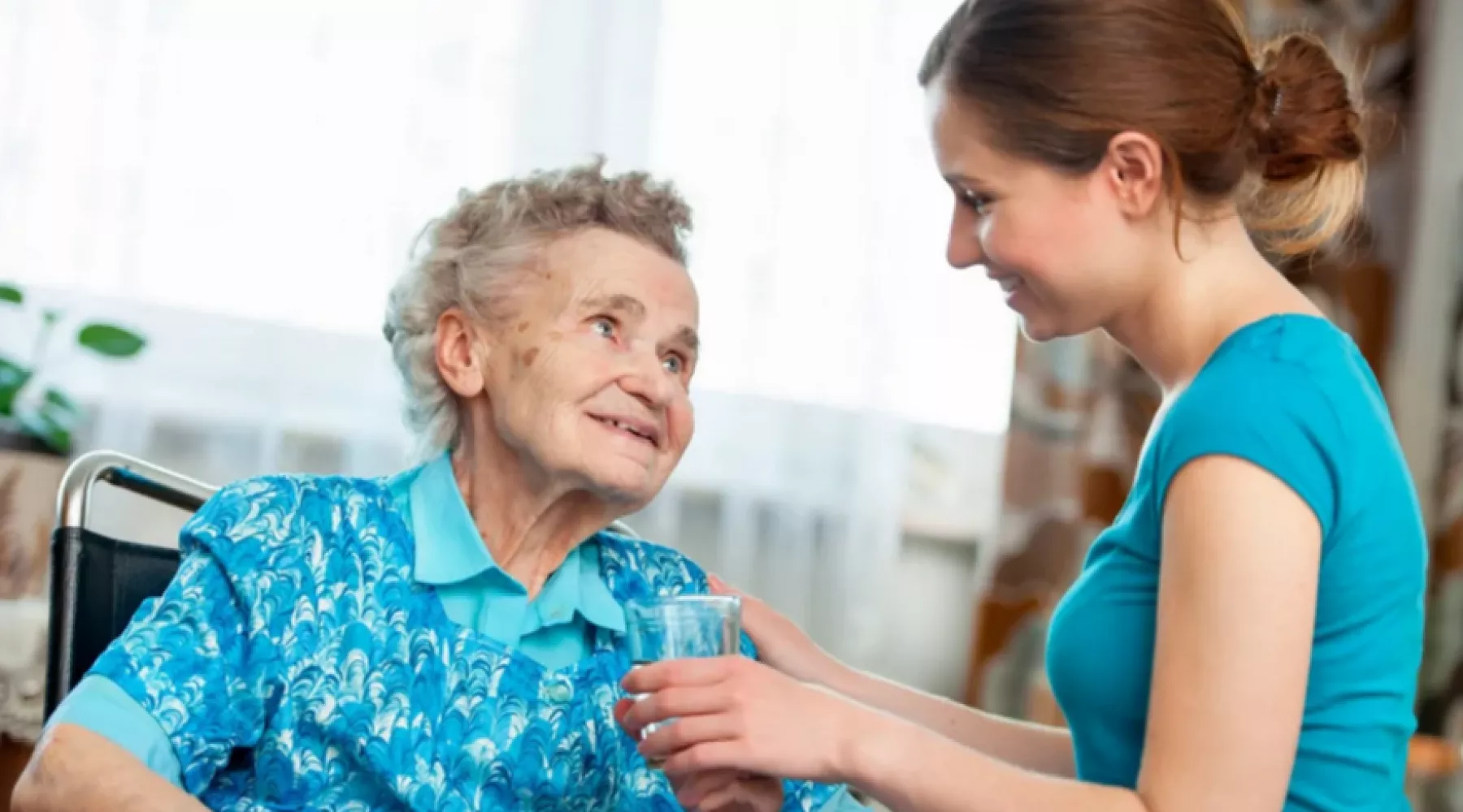 Какие доплаты смогут получить социальные работники в период эпидемии