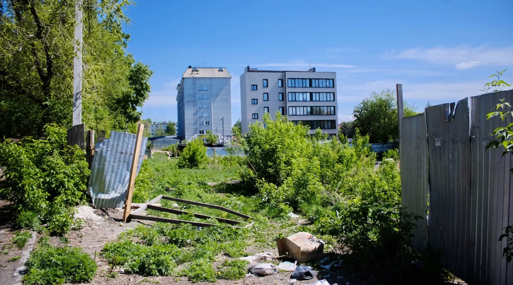 Бийский долгострой на месте бывшего футбольного поля выставили на продажу