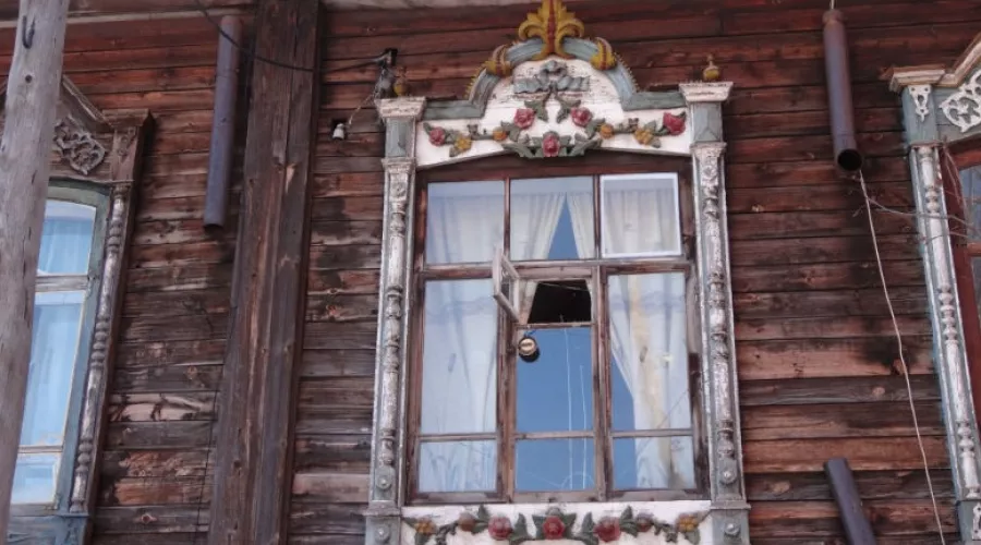В Бийске отремонтируют крышу старинного дома купца Васенёва на улице Озёрной