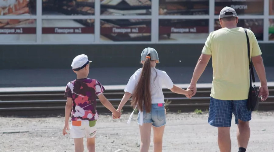 С 1 июня родители Алтайского края стали получать «пенсии» на детей