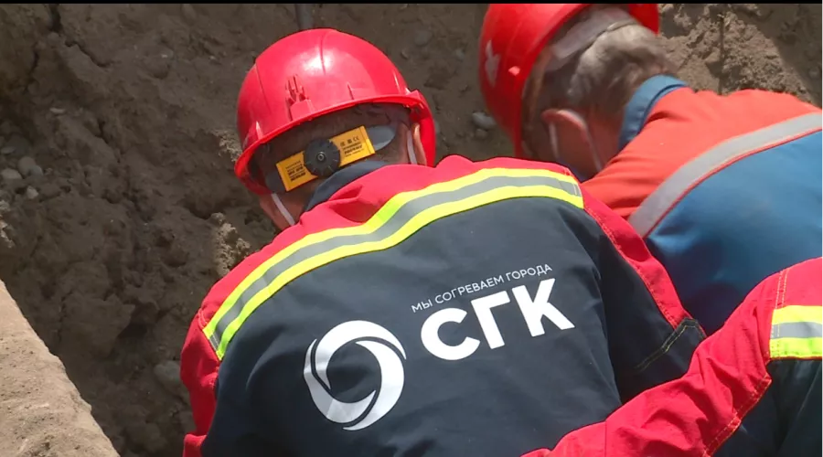 СГК ведет ремонтные работы на теплосетях Бийска в круглосуточном режиме