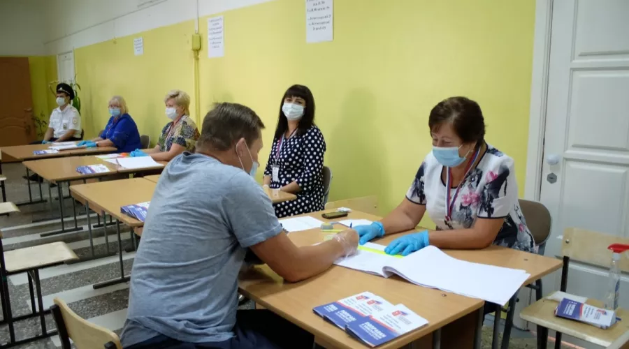 До 20.00 1 июля в Бийске работают 99 избирательных участков 