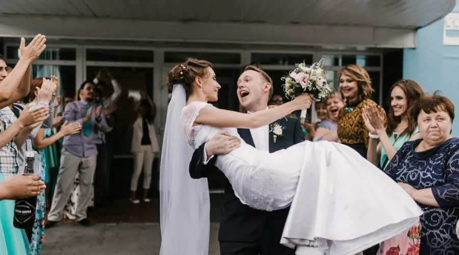 Ковид да любовь: на российской свадьбе гости массово заразились коронавирусом