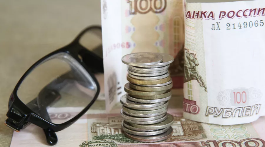 Доля россиян с доходом ниже 15 тысяч рублей в месяц в июне выросла до 44,6% 