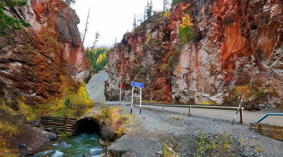 В Горном-Алтае дорожники хотят расширить Красные ворота