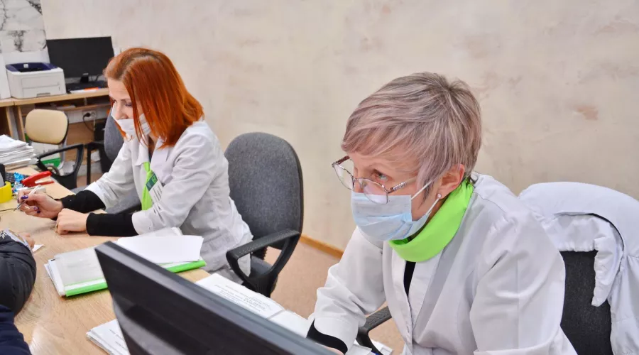 Поликлиники и больницы Бийска возобновили плановый приём