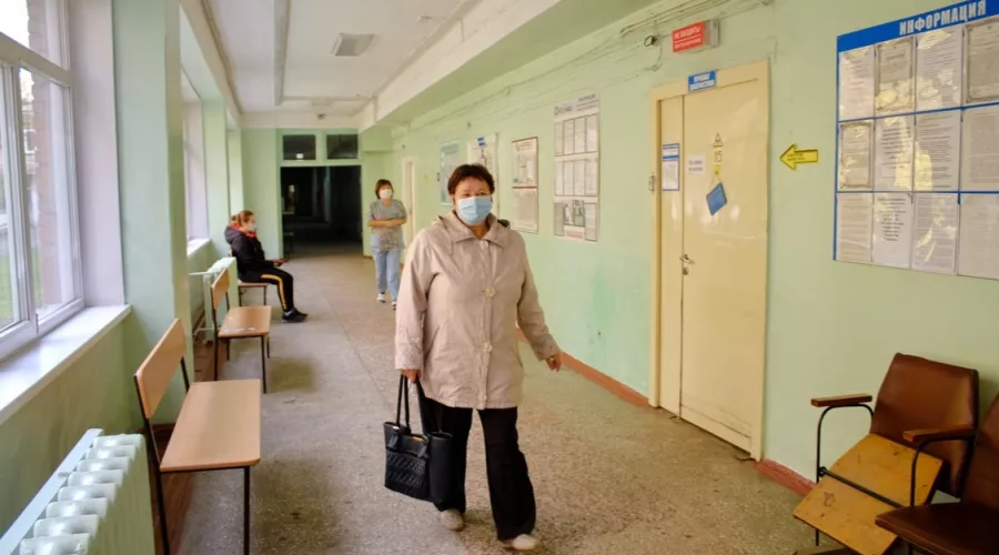 Это не ущерб здоровью: инфекционисты поддержали сокращение медпомощи на Алтае