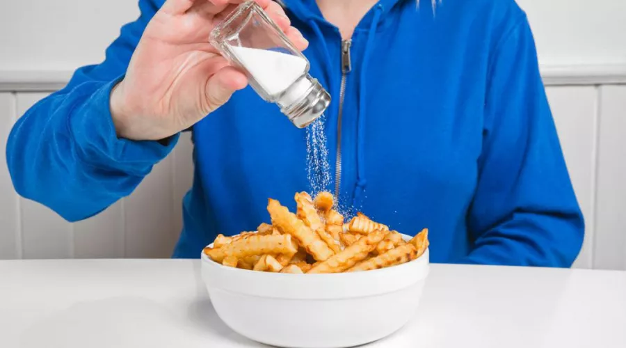 Соль как боль: почему сегодня трудно найти продукты с низким содержанием соли