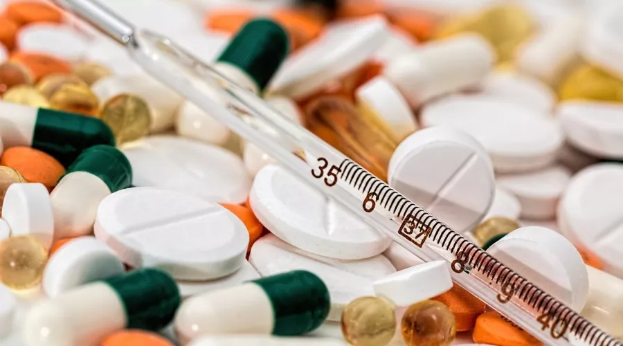 Лекарства от коронавируса поступят в аптеки Алтайского края в конце ноября 