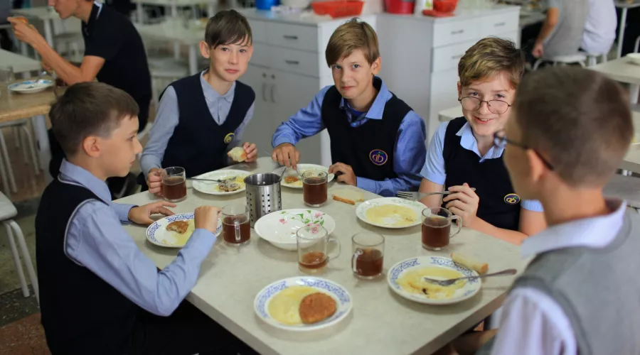 В администрации Бийска обсудили вопросы питания школьников 