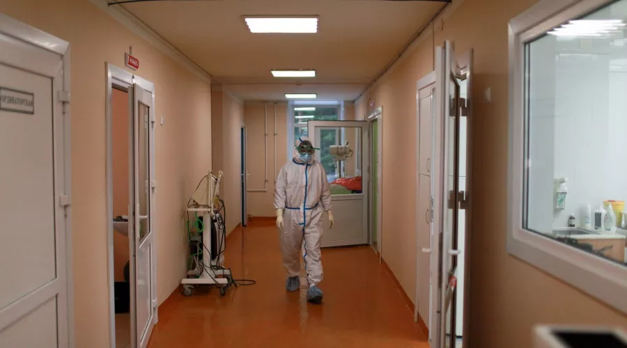 В ковидных госпиталях Алтайского края освободилось 30% коечного фонда 