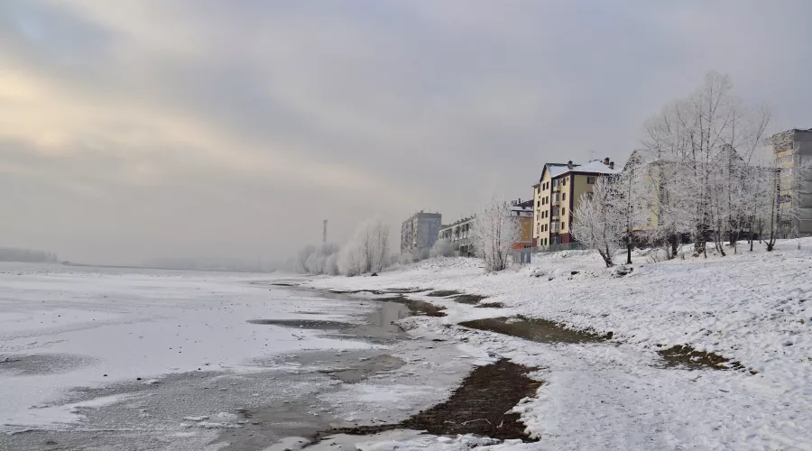 Жителей Алтайского края предупредили об опасностях из-за сильной изморози