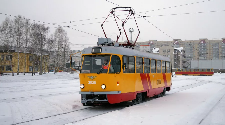 Водители трамваев в Барнауле теперь будут работать и за кондукторов